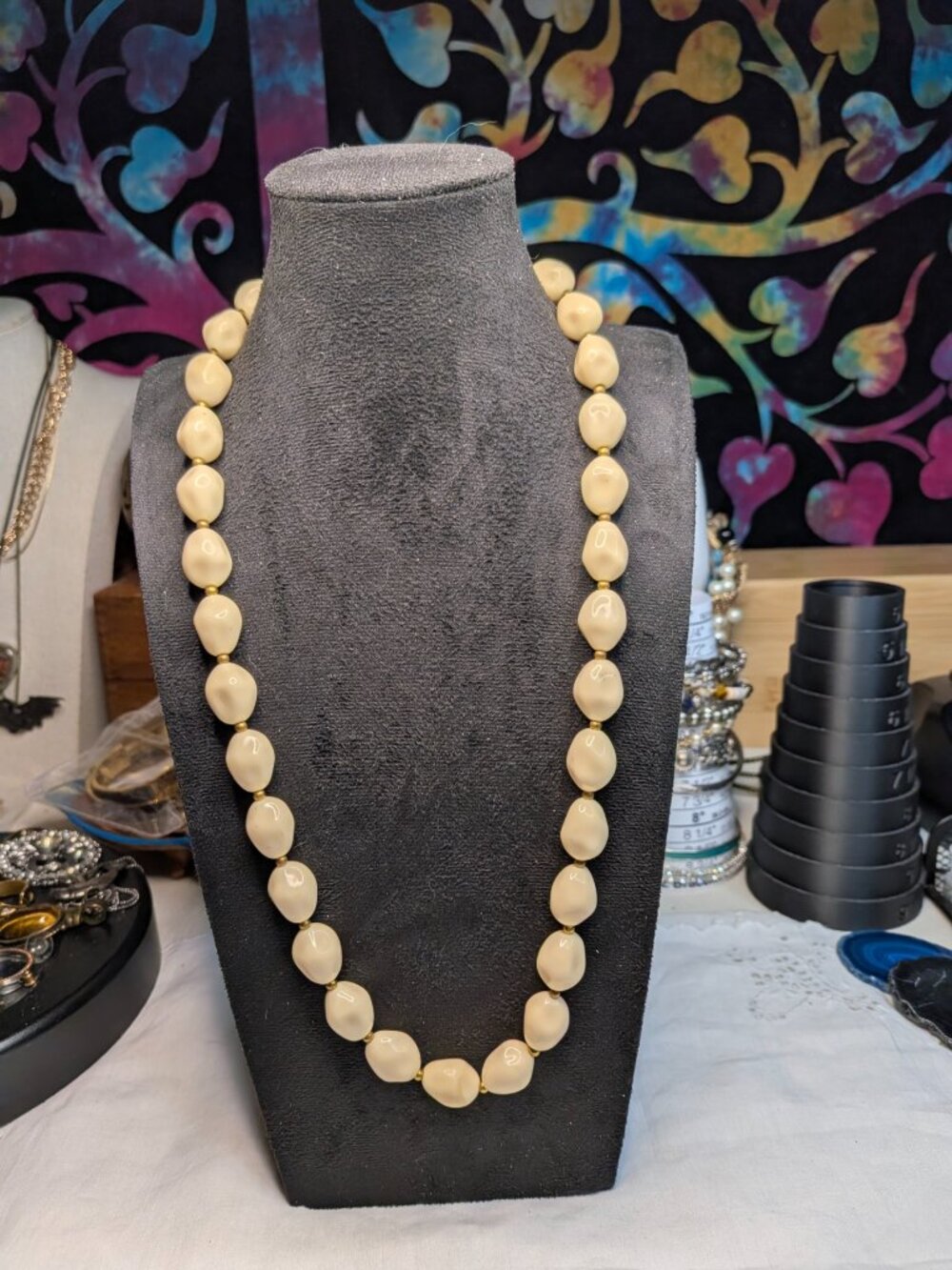 Vintage Crown Trifari Creamy White Thermoset Lucite Bead Necklace 24"